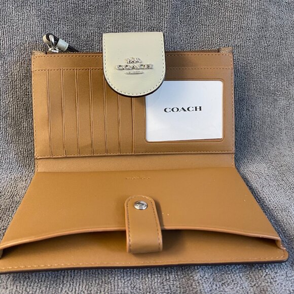 NWOT Coach Phone Tech Wallet with Colorblock Signature Canvas and Wrist Strap - Picture 4 of 6